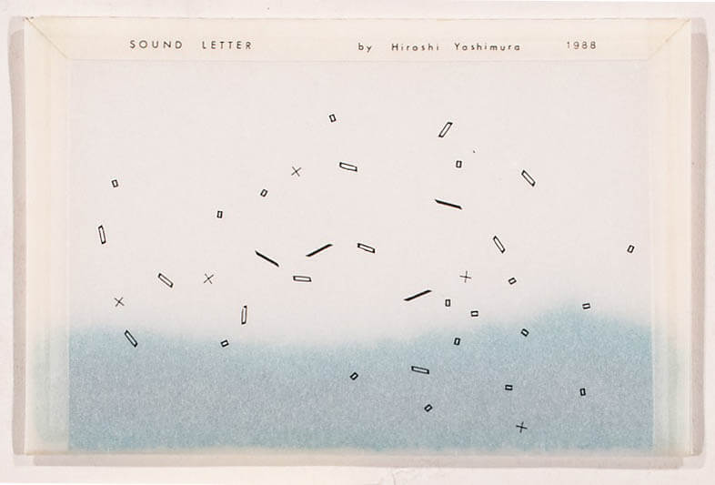 吉村弘《SOUND LETTER(1)》1988年　ビーズ、印刷、紙　神奈川県立近代美術館蔵　撮影：久保良

