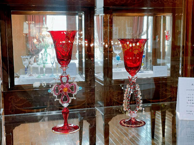 ヴェネツィアンレッドのグラス

