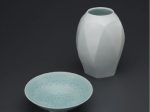 青磁彫文鉢（径24×高さ7cm） 白磁面取花瓶（胴径20×高さ27cm)