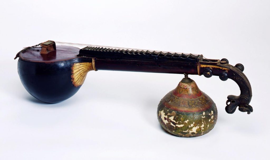 弦楽器「ヴィーナ」　 インド　タミル・ナードゥ州　20世紀中頃

