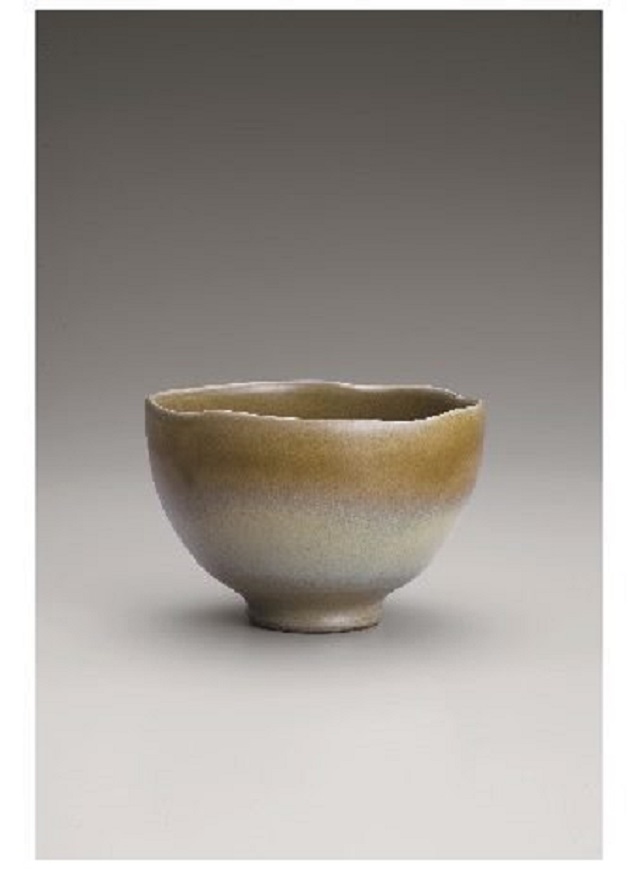 〈流白白釉茶碗〉 サイズ：　径12.5×高8.5㎝