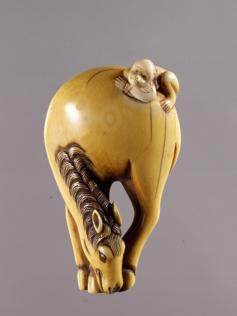 意馬心猿」の関係資料
根付　馬と猿
象牙　江戸時代
馬の博物館蔵