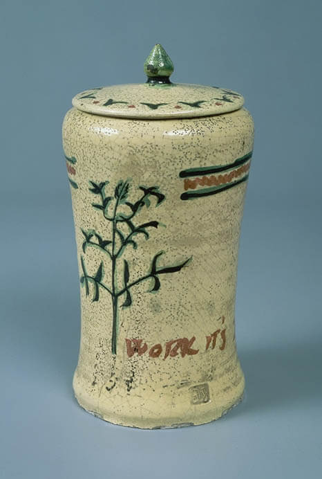 楽焼草花模様蓋付壺　1914年　奈良県立美術館蔵

