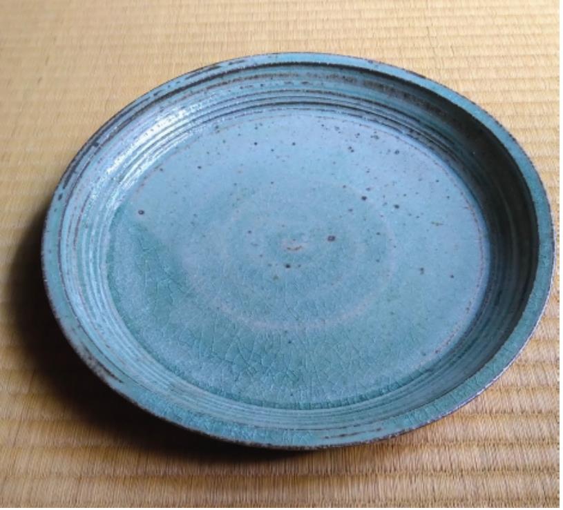 「灰釉彩平鉢」（径28×高さ4cm）