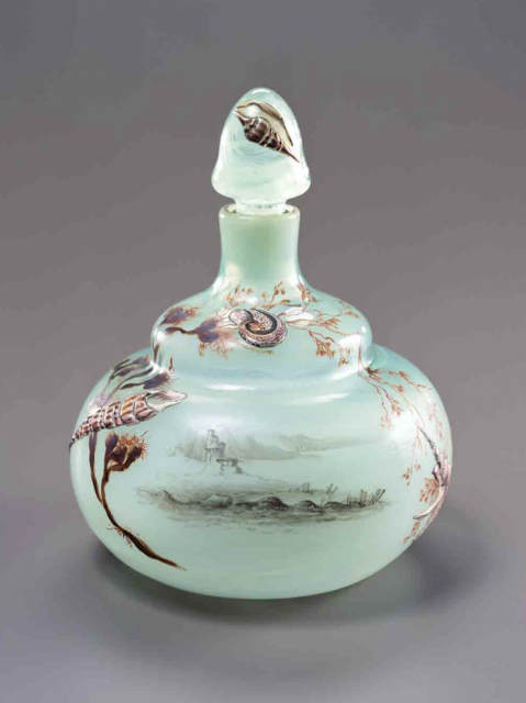 エミール・ガレ《貝と水草文栓付瓶》1889年頃　ポーラ美術館

