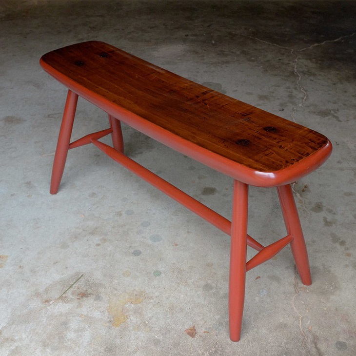 楓長椅子《限定2台》
赤漆と拭漆
サイズ：〈座面〉幅84×高さ41×奥行22.5cm
