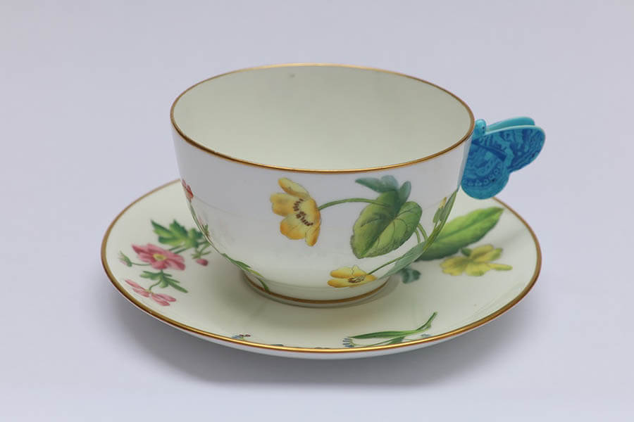 ミントン《ティーカップ&ソーサー》1870年（1869年デザイン） 個人蔵 Photo Michael Whiteway