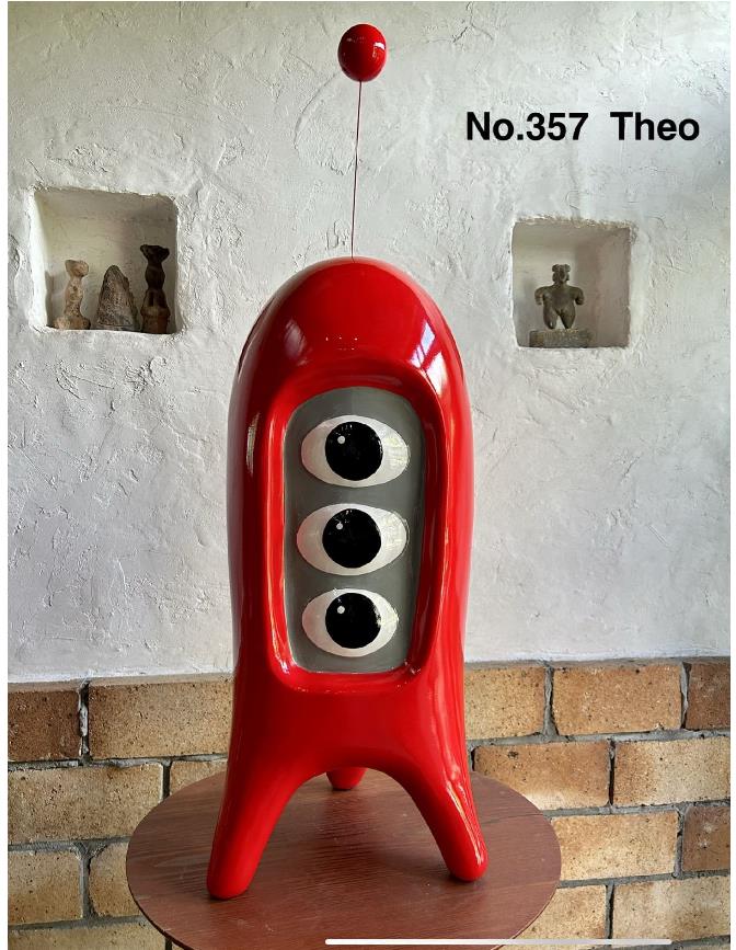 「Portico Popilyn No.357 "Theo"」 (ポリエステル樹脂・ウレタン塗料・鉄、約高さ60×27×26cm)
