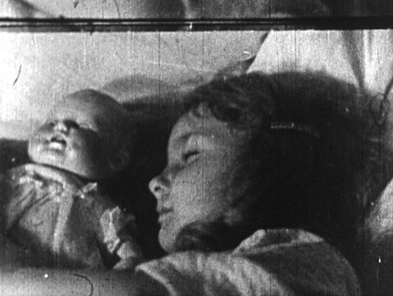 ジョゼフ・コーネル《ザ・ミッドナイト・パーティー》1938年、映像、白黒、4分　（画像は部分）
Courtesy of "Unseen Cinema: Early Americain- Avant-Garde Experimental Film 1894-1941."

