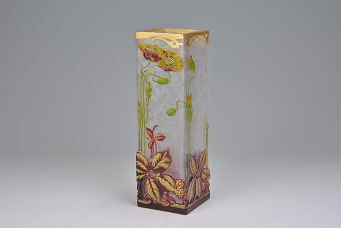 「芥子文花瓶」 被せガラス、エッチング、エナメル彩、金彩 W7.9×H24.8cm 1900年頃