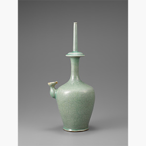 青磁蓮華唐草文浄瓶
1口
朝鮮・高麗時代　12世紀
根津美術館蔵