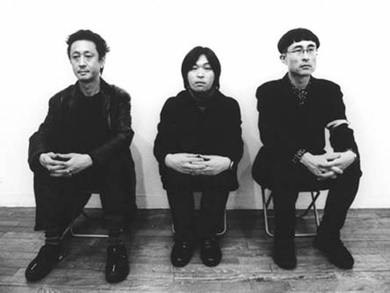 方法公式写真　2004　左から三輪眞弘、松井茂、中ザワヒデキ　撮影 井村一 巴

