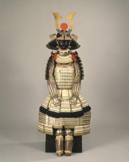 銀溜白糸威具足、江戸時代 17世紀 徳川美術館蔵

