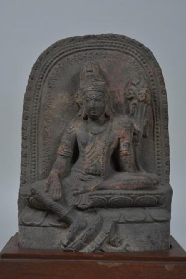 《石造弥勒菩薩坐像》
インド・パーラ時代（8～10世紀）
永青文庫蔵
※通期展示