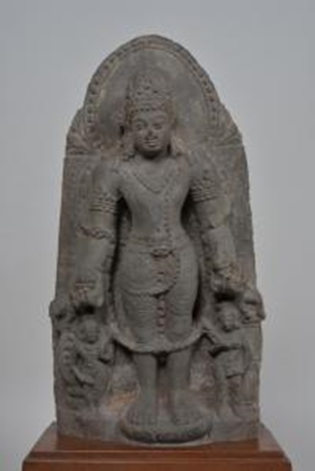 《石造ヴィシュヌ立像》
インド ポスト・グプタ時代（7～8世紀）
永青文庫蔵
※通期展示