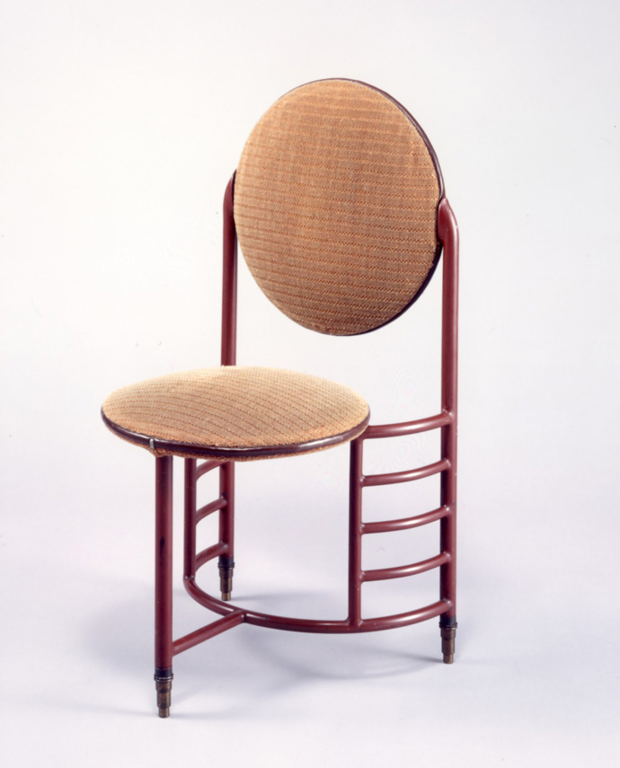 フランク・ロイド・ライト
《ジョンソン・ワックス・ビル 本部棟 中央執務室の椅子》
1936年頃、豊田市美術館蔵