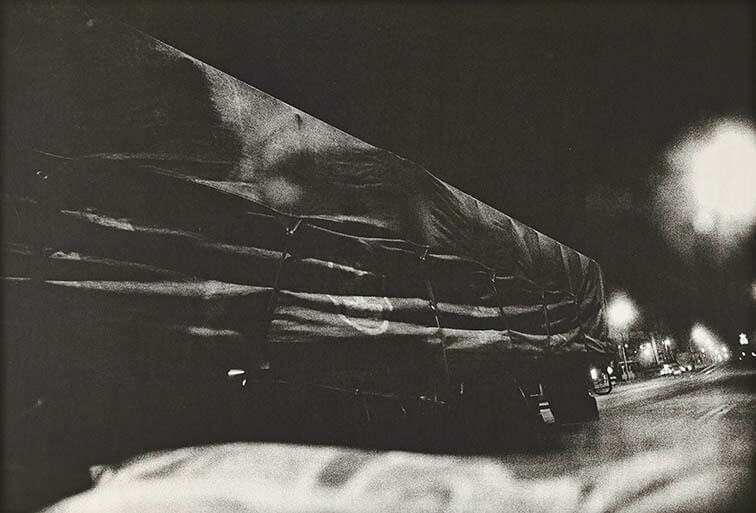 中平卓馬《夜》1969年頃、グラヴィア印刷、57.7×84.8cm　東京国立近代美術館
©Gen Nakahira

