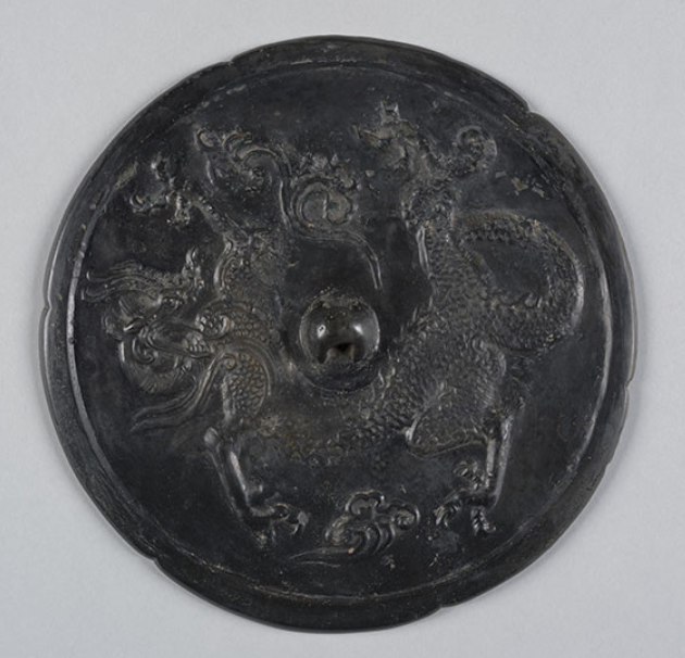 盤龍六花鏡、唐時代（8世紀）、慶應義塾（センチュリー赤尾コレクション）