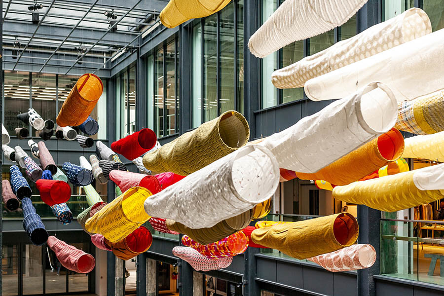 須藤玲子＆アドリアン・ガルデール《こいのぼり》2008/2019（部分）
展示風景：「Sudo Reiko: Making NUNO Textiles」CHAT（Centre for Heritage, Arts and Textile）Hong Kong、2019-2020
©CHAT(Centre for Heritage, Arts and Textile)Hong Kong