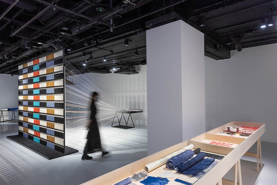展示風景：「MAKING NUNO: Japanese Textile Innovation from Sudo Reiko」Japan House London、2021
©Japan House London
