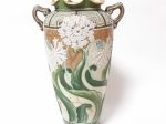 「盛り上げアールヌーヴォー調花柄花瓶」明治24年(1891)頃 高さ23cm