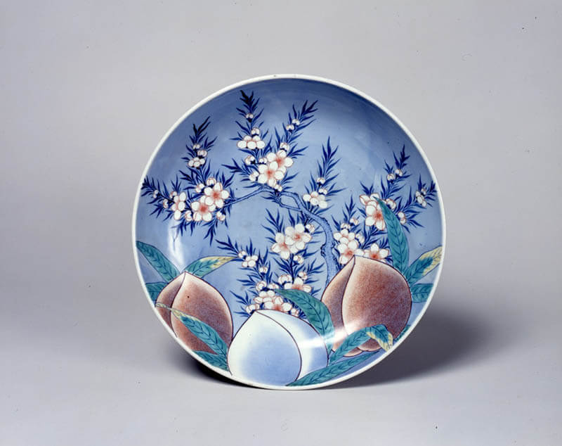 重要文化財「色絵桃花文皿」 江戸時代 （17世紀末～18世紀初期）