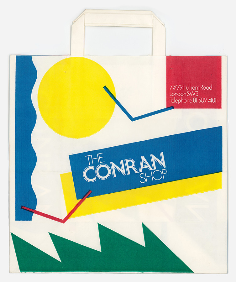 ザ・コンランショップの紙袋、1980年代、デザイン・ミュージアム／テレンス・コンラン・アーカイヴ蔵 Courtesy of the Design Museum / Courtesy of the Conran family

