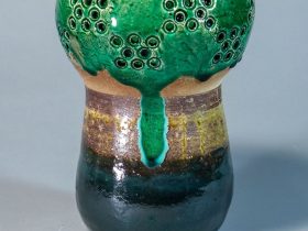 「翠緑透かし飾壺」 W15×D15×H21㎝