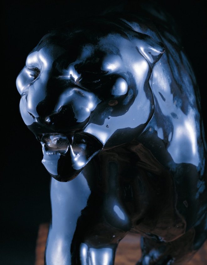 小川雄平《陶製黒豹置物》（部分）1933年 国立工芸館蔵