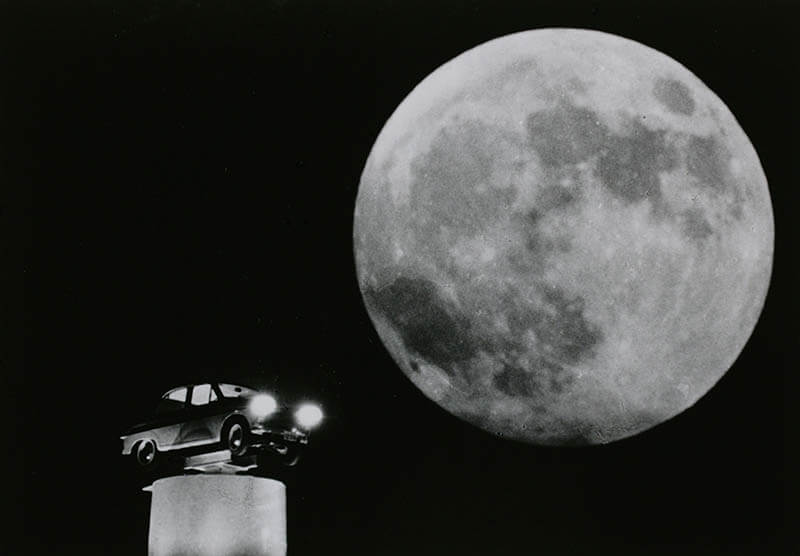 大束元《夜空の構成 数寄屋橋にて》1958年 ゼラチン・シルバー・プリント 東京都写真美術館蔵