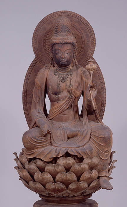 重要文化財　弥勒菩薩坐像　１軀　木造　平安時代　像高98.0 cm　奈良・法隆寺　画像提供：小学館