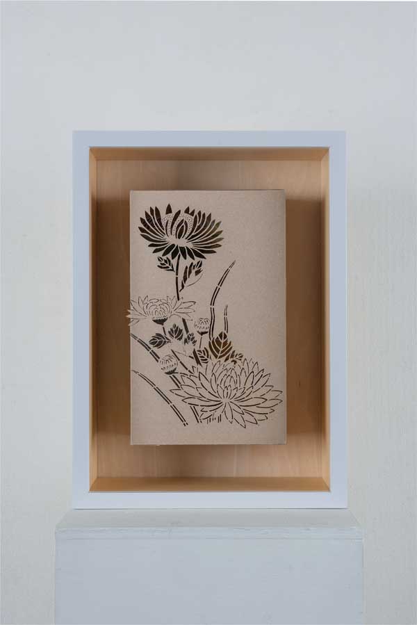 “Facing Light (Chrysanthemum)”, 2011, Cereal Box, 33×20×8.5cm