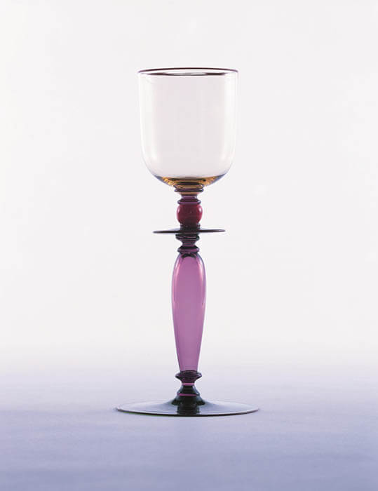 《ゴブレット”カラメアＢ”》1995年、富山市ガラス美術館蔵 撮影：斎城卓