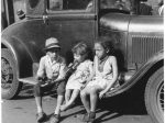 Nathan Lerner “Children on Ford” 1936 ©︎Kiyoko Lerner