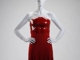 ロエベ／ジョナサン・アンダーソン《ドレス（部分）》2022年秋冬、©京都服飾文化研究財団撮影：来田猛