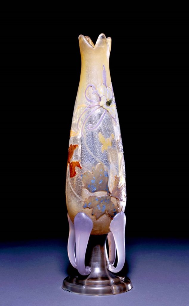 エミール・ガレ《花器(オダマキ)》1898-1900年　ヤマザキマザック美術館
