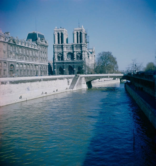 清川泰次　パリにて(セーヌ河とノートルダム大聖堂)　1954年、世田谷美術館蔵