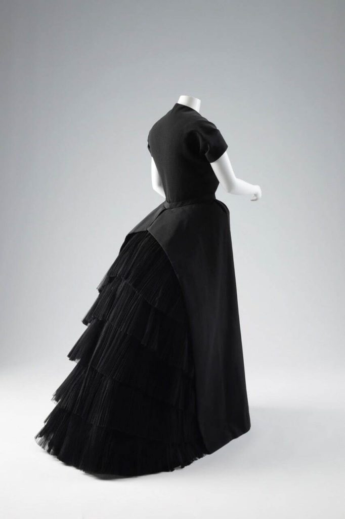 
Christian Dior (クリスチャン・ディオール) イヴニング・ドレス 1951年春夏 © 京都服飾文化研究財団 撮影：来田猛
