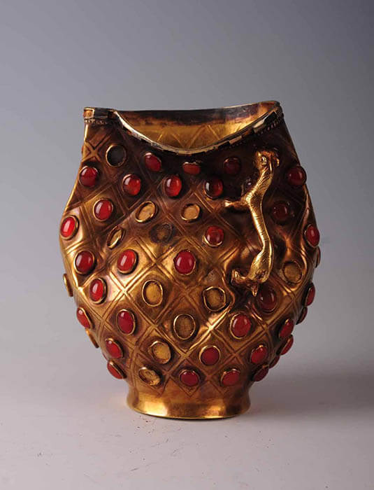 《瑪瑙象嵌杯》5-7世紀/一級文物/イリ州博物館