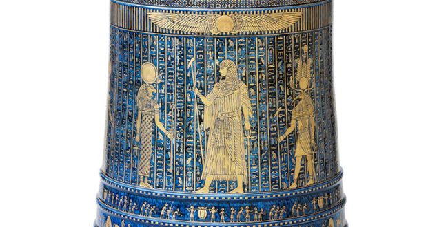 「創世神話の神々壷」 サイズ：径26.3×高さ39.1cm
