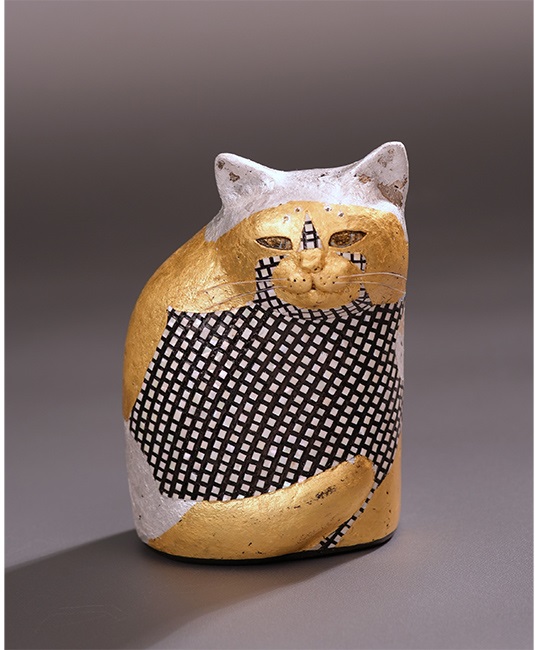 「貝彩猫・クー」
貝、金箔、銀箔、西陣織糸、陶器
高さ15.0cm×横11.0cm×奥行き7.3cm