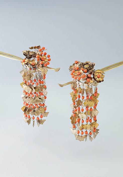 花飾り金銀珊瑚びらびら簪（部分）　澤乃井櫛かんざし美術館蔵