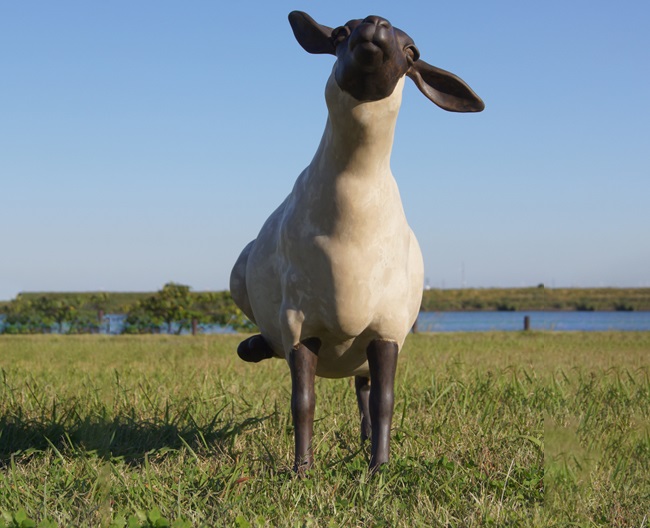 「mouton 其の三」 H74 × W30 × D88cm　脱活乾漆