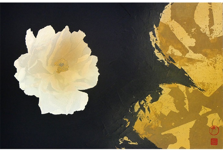 岩谷 晃太「白牡丹」
サイズ：6号
岩絵の具、墨、金箔、紙本