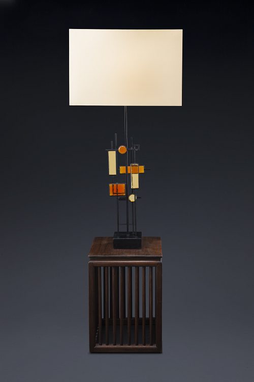 スヴェン・オーウ・ホルム・サアアンスン（1913〜2004）　

ホルム・サアアンスン社/デンマーク

彫刻的なテーブルランプ

h82cm(ｿｹｯﾄまで）

1960年代