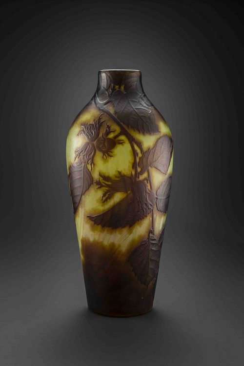 ガレ
椎の実文花瓶

h30cm

1900年頃