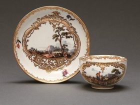 〈 マイセン〉 金彩風景文カップ＆ソーサー ドイツ　1740～1750年頃 カップ口径：8.1cm