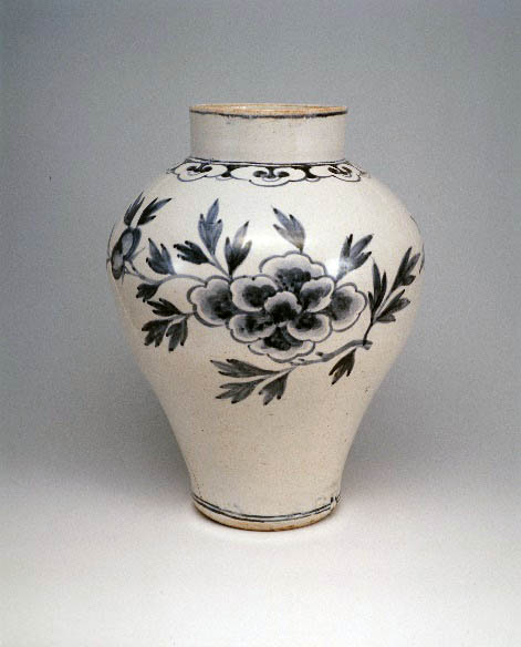 《染付牡丹文大壺》（朝鮮時代 18-19世紀）