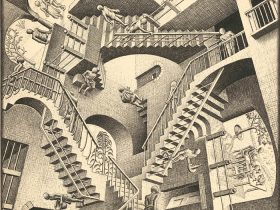《相対性》 1953年、リトグラフ　Maurits Collection, Italy / All M.C. Escher works © 2024 The M.C. Escher Company, Baarn, The Netherlands. All rights reserved mcescher.com