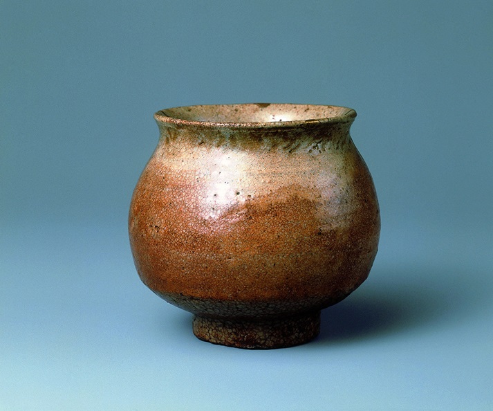「井戸塩笥茶碗　銘　白山」　朝鮮・朝鮮王朝時代　16世紀

